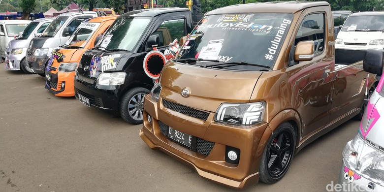Modifikasi Warna Mobil Feroza