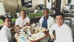 Mengintip Serunya Pilot Volgger, Vincent Raditya Saat Kulineran