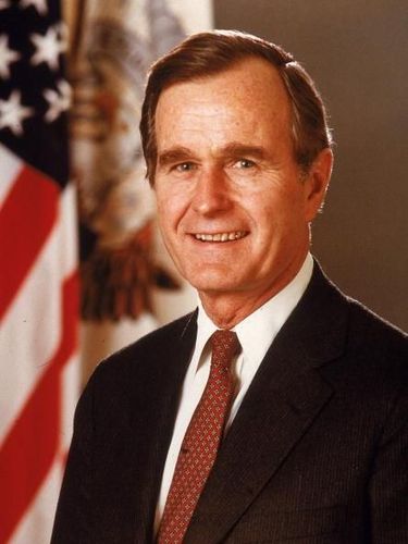 Bush Senior, Si Kakek Pemberani yang 4 Kali Terjun Payung di Usia Lanjut