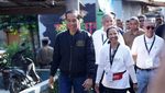 Gaya Jokowi Kasih Sambungan Listrik Gratis di Jawa Barat Gaya Jokowi Kasih Sambungan Listrik Gratis di Jawa Barat