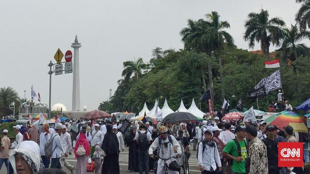 Jelang Zuhur, Massa Reuni Aksi 212 Mulai Bubar dari Monas