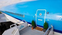 Adalah KLM Airline yang mengubah satu pesawat McDonnell Douglas MD-11 menjadi sebuah apartemen mewah Foto: Airbnb