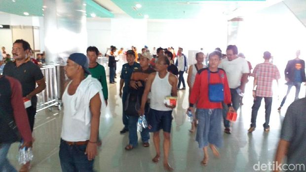 Cerita Nahas Terbakarnya KM Gerbang Samudra I Rute Surabaya-Banjarmasin