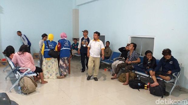 Penumpang KM Gerbang Samudra diperiksa/