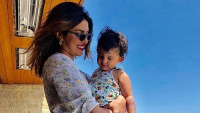 10 Momen Manis Priyanka Chopra-Nick Jonas Bersama Keponakan