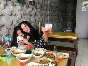 Dilraba Dilmurat yang Doyan Es Krim hingga Makanan Enak Pilihan Renny Sutiyoso