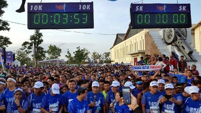10.000 Pelari Ramaikan BRI RUN 2018 Solo Series
