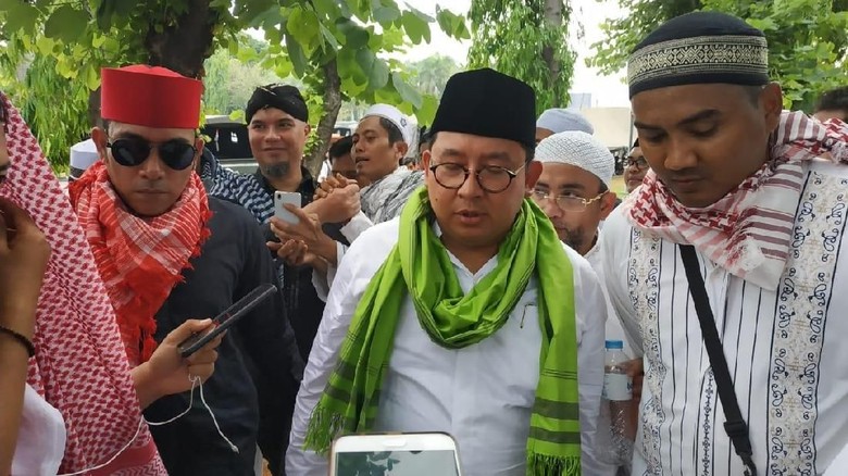 Fadli: Reuni 212 Acara Terbesar di Bumi, Rugi Nggak Datang Fadli: Reuni 212 Acara Terbesar di Bumi, Rugi Nggak Datang