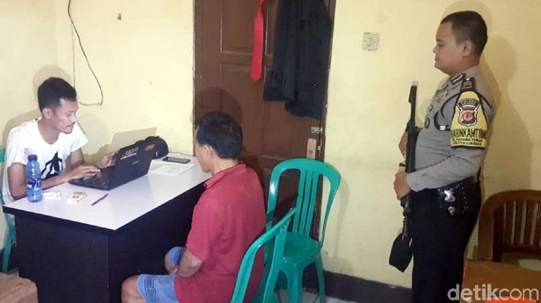Cekcok Soal Nafkah Berujung Suami Nekat Bacok Istri yang Lagi Mandi Cekcok Soal Nafkah Berujung Suami Nekat Bacok Istri yang Lagi Mandi