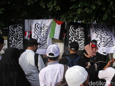 Reuni 212 Bawa Berkah Bagi Pedagang