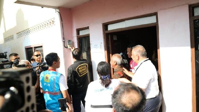 Masih Banyak Rumah Orang RI Nyantol Listrik ke Tetangga