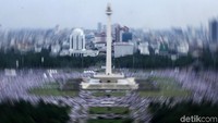 Reuni 212 ini digelar sejak pukul 03.00 WIB dengan diawali salat tahajud bersama di selasar Monas. Rencananya kegiatan ini akan selesai pukul 12.00 WIB.