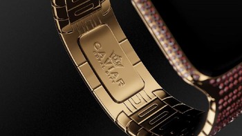 Dari mulai emas hingga berlian disematkan pada jam tangan pintar ini. (Foto: Caviar)