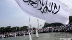 Tak Bisa Masuk Monas, Massa Tetap Antusias Mengikuti Reuni 212