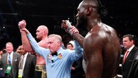Pertarungan berakhir seri setelah juri menentukan hasil duel tersebut. Juri Alejandro Rochin memberikan nilai 115-111 untuk Wilder, lalu juri Robert Tapper memberikan nilai 114-110 untuk Fury, dan Phil Edwards memberikan nilai 113-113. Reuters/Andrew Couldridge