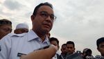 Potret Aksi Anies Baswedan Berbaju Dinas di Reuni 212