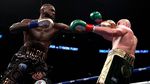 Duel Sengit Tyson Fury dan Deontay Wilder Tanpa Pemenang