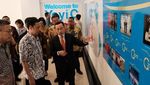 Thomas Lembong Sambangi Pabrik YoyiC di Cikarang
