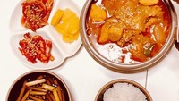 Makanan Korea kesukaan Jun. Hmm terlihat sangat menggiurkan ya! Foto: Instagram@sonhojun_official
