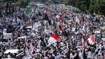 Tak Bisa Masuk Monas, Massa Tetap Antusias Mengikuti Reuni 212