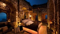 Tempat ini tidak ada atap, atau bahkan jendela Foto: Airbnb