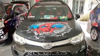 Spiderman jadi karakter superhero yang dipilih Zeldi untuk membentuk konsep di bodi mobilnya. Foto: Luthfi Anshori