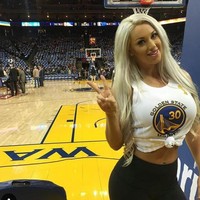 Laci Kay Somers digosipkan jadi pacar rahasia Tiger Woods. Sejak skandal seksnya dengan sejumlah wanita beberapa tahun silam, pegolf 42 tahun itu memang tidak terlalu terbuka dengan hubungan asmaranya, terlebih setelah diceraikan sang istri pada 2010 silam.  (Foto: Instagram/@lacikaysomers)