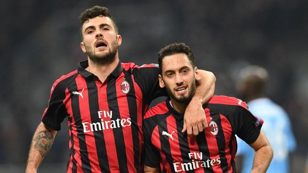 Patrick Cutrone (kiri) tak memusingkan rumor kedatangan Zlatan Ibrahimovic.