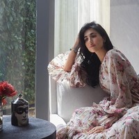 Lemari pakaian Prerna pun dibumbui dengan berbagai busana dari merek Mango, Gucci, Maison Margiela hingga Chanel. (Foto: Instagram/@prernastylelife)