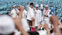 Prabowo juga menyampaikan bahwa dia tidak boleh membahas mengenai politik dan dilarang kampanye di area Reuni 212 ini. 