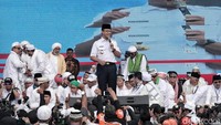Anies dalam sambutannya berpesan agar semua peserta Reuni 212 menunjukkan ketertiban dan kedamaian. Selain itu, Anies meminta para peserta menyebarkan salam tertib dan damai.