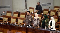 Dari 409 anggota dewan yang tak hadir hanya 138 anggota yang diketahui memberikan keterangan izin. Masih mau memilih mereka menjadi anggota wakil rakyat kalian?