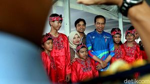 Hadiri Hari Disabilitas Internasional Jokowi Semringah Banget