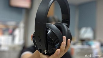 Memiliki driver 40 mm titanium. Foto: Adi Fida Rahman/detikINET