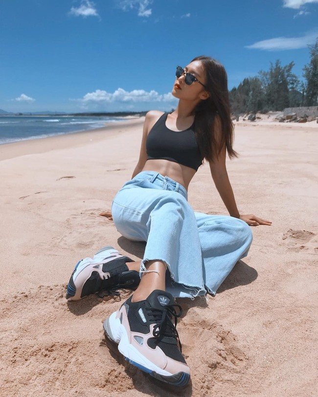 Sebelum viral sebagai petinju cantik, pemilik nama lengkap Ngan Tran Thi Kim ini sudah menerima banyak kontrak iklan besar, jadi model di video musik dan membintangi peran cameo pertama dalam drama TV Return 3 ketika ia baru berusia 17 tahun. Foto: Instagram @imkhangan