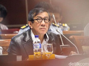 Menkum HAM Usul e-KTP Rakyat Indonesia dan WNA Dibedakan Warnanya