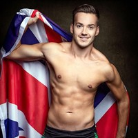 Jack Heslewood tak hanya memiliki paras tampan tapi juga otak brilian. Pria dengan IQ 181 ini adalah lulusan teknik aerospace dan telah bekerja sebagai teknisi, juga memiliki bisnis di bidang teknologi. (Foto: Istimewa)