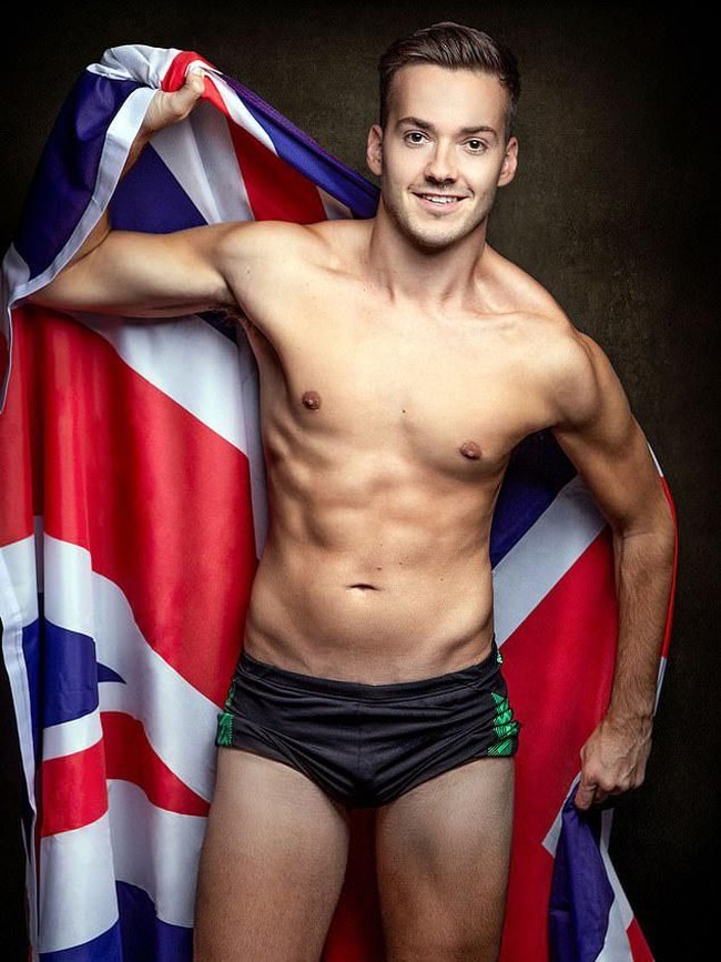 Jack Heslewood tak hanya memiliki paras tampan tapi juga otak brilian. Pria dengan IQ 181 ini adalah lulusan teknik aerospace dan telah bekerja sebagai teknisi, juga memiliki bisnis di bidang teknologi. (Foto: Istimewa)