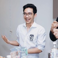 Azief Khalid memiliki 146 ribu followers di Malaysia. Laki-laki kelahiran 1998 ini kini sedang menimba ilmu di Oxford Brookes University, London. Foto: Dok. Instagram/aaziefkhalid