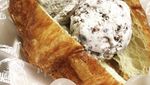 Nyamm! Croissant Makin Enak Dipadukan Es Krim Aneka Rasa