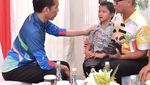 Potret Jokowi Gendong Adul Bocah Difabel yang Merangkak ke Sekolah