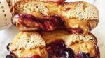 Gurih Creamy Roti Oles Peanut Butter Buat Sarapan, Siapa Mau?