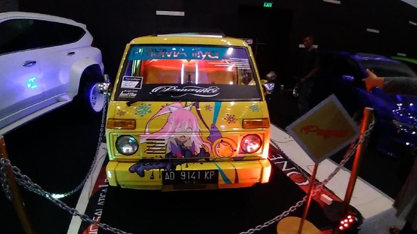 Hijet 1000 Rasa Kekinian, Ada Sunroof, Mini Bar, dan Bisa Main PS