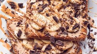 Setelah dipadukan dengan pisang bisa juga ditambah dengan cokelat serut atau chocolate chips. Makin mantap! Foto: Instagram @free_athlete