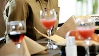  Tapi Dilmurat juga penyuka jus. Segelas jus buah dan beberapa camilan tersaji di hadapannya. Foto: Instagram dlrabadlmurat