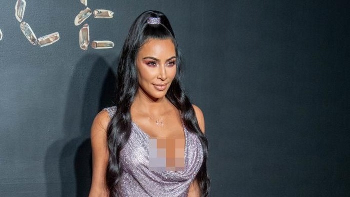 Meski imagenya seksi, Kim Kardashian mengaku pemalu saat bercinta. Foto: Getty Images Meski imagenya seksi, Kim Kardashian mengaku pemalu saat bercinta. Foto: Getty Images