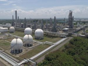 Dirut Pertamina Lapor ke Jonan Impor Migas Turun