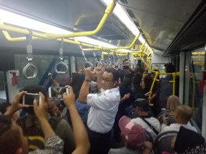 Usai Dampingi Jokowi, Anies Cek Kondisi Ibu Kota Naik TransJ