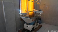 Meski demikian, puskesmas ini sudah dilengkapi peralatan untuk poli gigi. (Foto: Widiya Wiyanti/detikHealth)