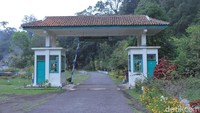 Tiket masuk ke wisata ini, setiap orang akan dikenakan karcis Rp 7.500 dan asuransi Rp 2.000 (Wisma Putra/detikTravel)